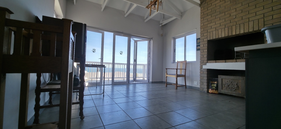 3 Bedroom Property for Sale in Boggomsbaai Western Cape